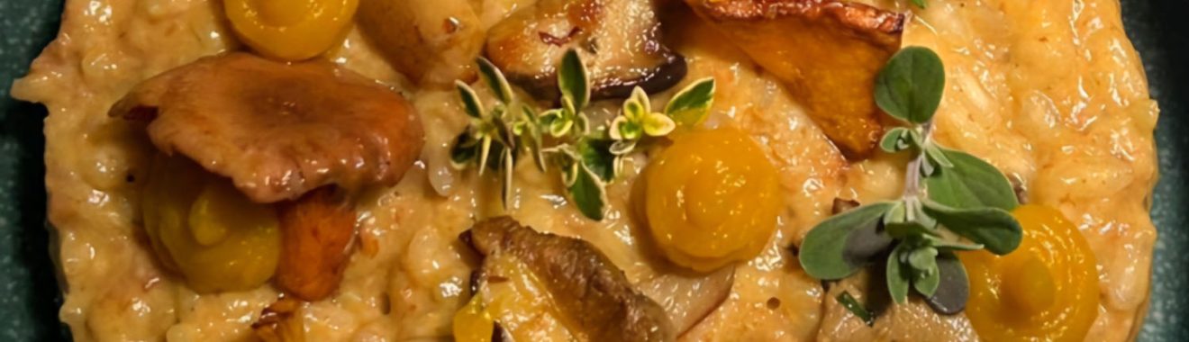 Riso Carnaroli con funghi porcini, finferli e crema di zucca - ricetta chef Ivan Cosentino - Poggio dei Gorleri - Diano Marina