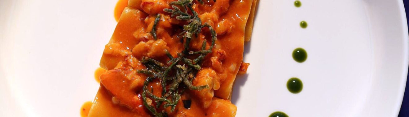 Paccheri al ragù di astice e salicornia croccante - ricetta chef Alfonso Pepe - Ara Maris - Sorrento