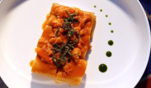 Paccheri al ragù di astice e salicornia croccante - ricetta chef Alfonso Pepe - Ara Maris - Sorrento